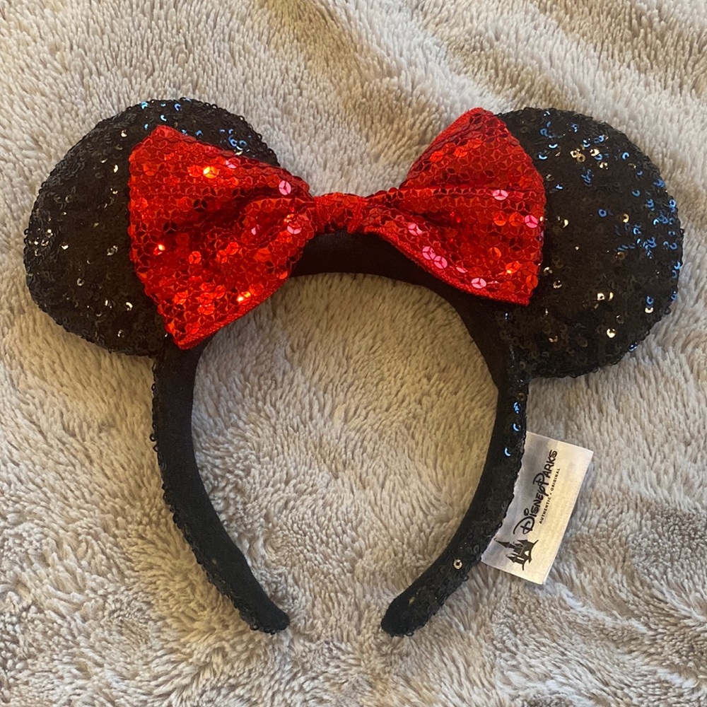 Classic Minnie Mouse Ears